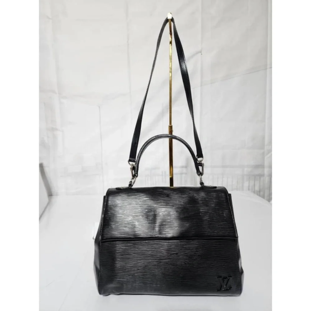 Authentic LOUIS VUITTON Epi Leather Cluny Satchel Bag Black